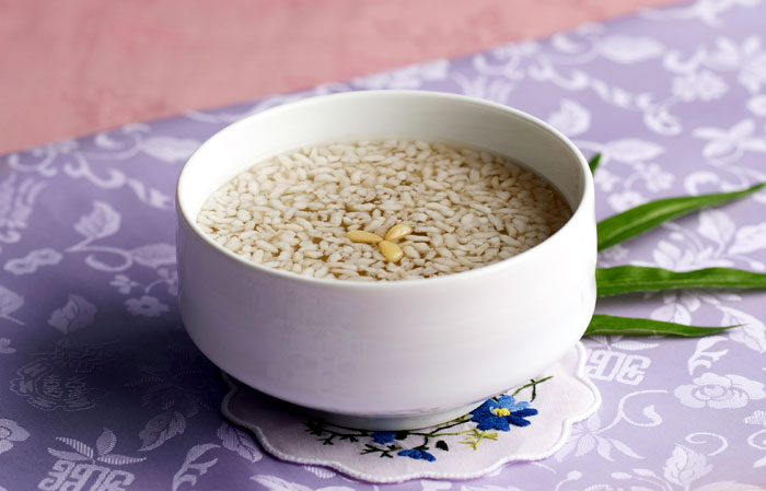 Sikhye: The Korean Fermented Grain Drink Bartenders Need to Know